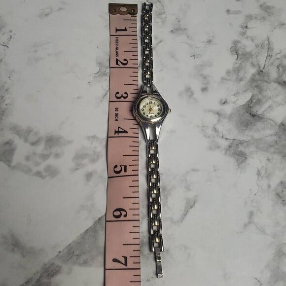 Vintage Japan Silver Mother of Pearl Woman's Watch - Picture 8 of 9